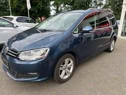 Blau Gebraucht 2015 VW Sharan Ocean Van / Kleinbus | 12.999 € (Teuer)