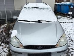 Silber Gebraucht 2004 Ford Focus Kombi | 300 €