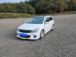 Weiß Gebraucht 2008 Opel Astra OPC Kombi | 2.450 € (Teuer)