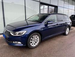 Blau Gebraucht 2018 VW Passat R-line Kombi | 13.599 € (Guter Preis)