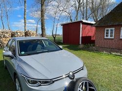 Grau Gebraucht 2024 VW Golf VIII Style Limousine | 23.600 € (Guter Preis)