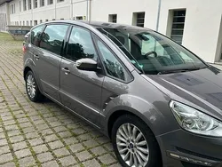 Braun Gebraucht 2013 Ford S-MAX S Van / Kleinbus | 11.000 € (Teuer)