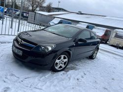 Schwarz Gebraucht 2008 Opel Astra GTC Limousine | 900 €