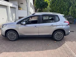 Silber Gebraucht 2018 Peugeot 2008 Allure SUV | 10.000 € (Fairer Preis)