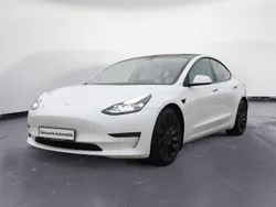Weiß Gebraucht 2021 Tesla Model 3 Performance Limousine | 46.820 €