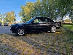 Schwarz Gebraucht 1989 BMW 325 Cabriolet Sport Line Cabrio | 22.900 €