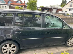Schwarz Gebraucht 2006 VW Touran Van / Kleinbus | 2.650 € (Teuer)