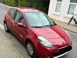 Rot Gebraucht 2010 Renault Clio II Expression Kleinwagen | 3.250 € (Etwas zu teuer)