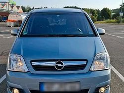 Blau Gebraucht 2009 Opel Meriva Van / Kleinbus | 1.800 € (Fairer Preis)