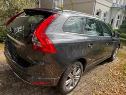 Grau Gebraucht 2016 Volvo XC60 Momentum SUV | 16.500 € (Fairer Preis)