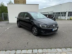 Schwarz Gebraucht 2017 VW Golf Sportsvan Sound Van / Kleinbus | 11.800 € (Guter Preis)