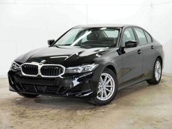 Schwarz 2 Gebraucht 2023 BMW 320 Sport Line Limousine | 31.980 € (Guter Preis)