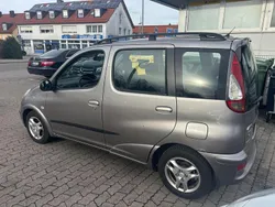 Grau Gebraucht 2003 Toyota Yaris Verso Sol Van / Kleinbus | 2.699 € (Fairer Preis)