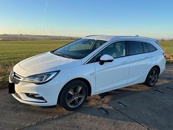 Weiß Gebraucht 2017 Opel Astra Dynamic Kombi | 11.100 € (Fairer Preis)