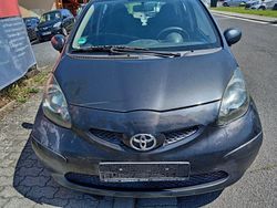 Grau Gebraucht 2006 Toyota Aygo Kleinwagen | 500 € (Guter Preis)