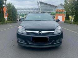 Schwarz Gebraucht 2009 Opel Astra GTC Coupé | 1.950 € (Fairer Preis)