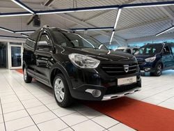 Perlmuttschwarz Gebraucht 2015 Dacia Dokker Stepway Van / Kleinbus | 8.950 € (Fairer Preis)