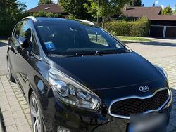 Schwarz Gebraucht 2016 Kia Carens Van / Kleinbus | 9.000 € (Fairer Preis)