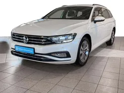 Oryxweiß perlmutteffekt Gebraucht 2022 VW Passat Business Kombi | 28.650 € (Fairer Preis)