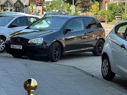 Schwarz Gebraucht 2005 VW Golf V Limousine | 2.100 € (Etwas zu teuer)