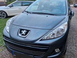 Grau Gebraucht 2011 Peugeot 207 Premium Limousine | 4.750 € (Fairer Preis)