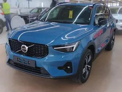 Blau Gebraucht 2024 Volvo XC40 Plus SUV | 39.490 € (Etwas zu teuer)