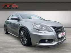 Grau Gebraucht 2011 Suzuki Kizashi Sport Limousine | 12.990 € (Etwas zu teuer)