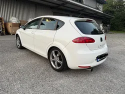 Weiß Gebraucht 2008 Seat Leon Sport Kleinwagen | 2.250 € (Guter Preis)