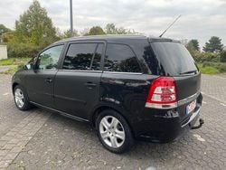 Schwarz Gebraucht 2010 Opel Zafira Edition Van / Kleinbus | 4.800 € (Fairer Preis)