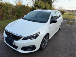Weiß Gebraucht 2018 Peugeot 308 GT-line Kombi | 11.250 € (Fairer Preis)
