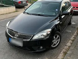 Schwarz Gebraucht 2011 Kia Ceed 2 Kleinwagen | 3.850 € (Guter Preis)