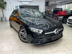 Nachtschwarz unilack Gebraucht 2019 Mercedes A180 AMG line Limousine | 21.600 € (Fairer Preis)