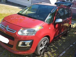 Rot Gebraucht 2016 Citroën C3 Picasso SELECTION Van / Kleinbus | 8.990 € (Etwas zu teuer)