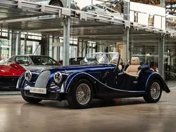 Blau Neu 2025 Morgan Plus Cabrio | 125.900 € (Etwas zu teuer)