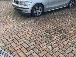Grau Gebraucht 2005 BMW 118 Kleinwagen | 1.350 € (Guter Preis)