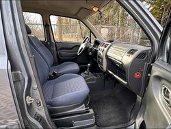 Grau Gebraucht 2007 Opel Agila Kleinwagen | 2.000 €