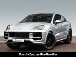 Andere farbe Gebraucht 2022 Porsche Cayenne SUV | 111.900 €