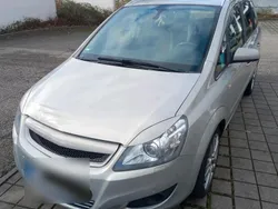 Beige Gebraucht 2009 Opel Zafira Van / Kleinbus | 4.555 € (Fairer Preis)