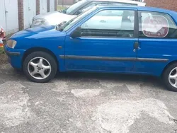 Blau Gebraucht 1998 Peugeot 106 Style Kleinwagen | 1.200 € (Fairer Preis)