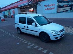 Weiß Gebraucht 2011 Opel Combo Van / Kleinbus | 3.999 € (Etwas zu teuer)