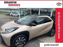 Beige Gebraucht 2024 Toyota Aygo Team Kleinwagen | 16.690 € (Etwas zu teuer)