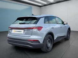 Grau Gebraucht 2022 Audi Q4 e-tron SUV | 25.149 € (Guter Preis)