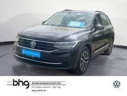 Deep black perleffekt Gebraucht 2022 VW Tiguan Life SUV | 33.120 € (Fairer Preis)
