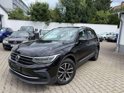 Deep black Gebraucht 2022 VW Tiguan Life SUV | 22.480 € (Fairer Preis)