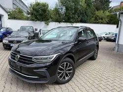 Deep black Gebraucht 2022 VW Tiguan Life SUV | 23.450 € (Superpreis)