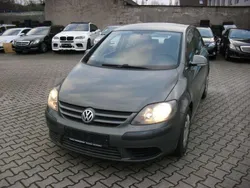 Grau Gebraucht 2005 VW Golf Plus Cross Comfortline Van / Kleinbus | 3.999 € (Fairer Preis)