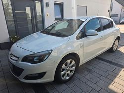 Weiß Gebraucht 2013 Opel Astra Selection Limousine | 3.999 € (Guter Preis)