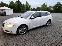 Weiß Gebraucht 2009 Opel Insignia Kombi | 2.850 €