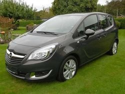 Grau Gebraucht 2017 Opel Meriva Active Van / Kleinbus | 11.380 € (Etwas zu teuer)