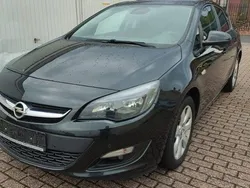 Schwarz Gebraucht 2015 Opel Astra Design Edition Limousine | 5.390 € (Teuer)